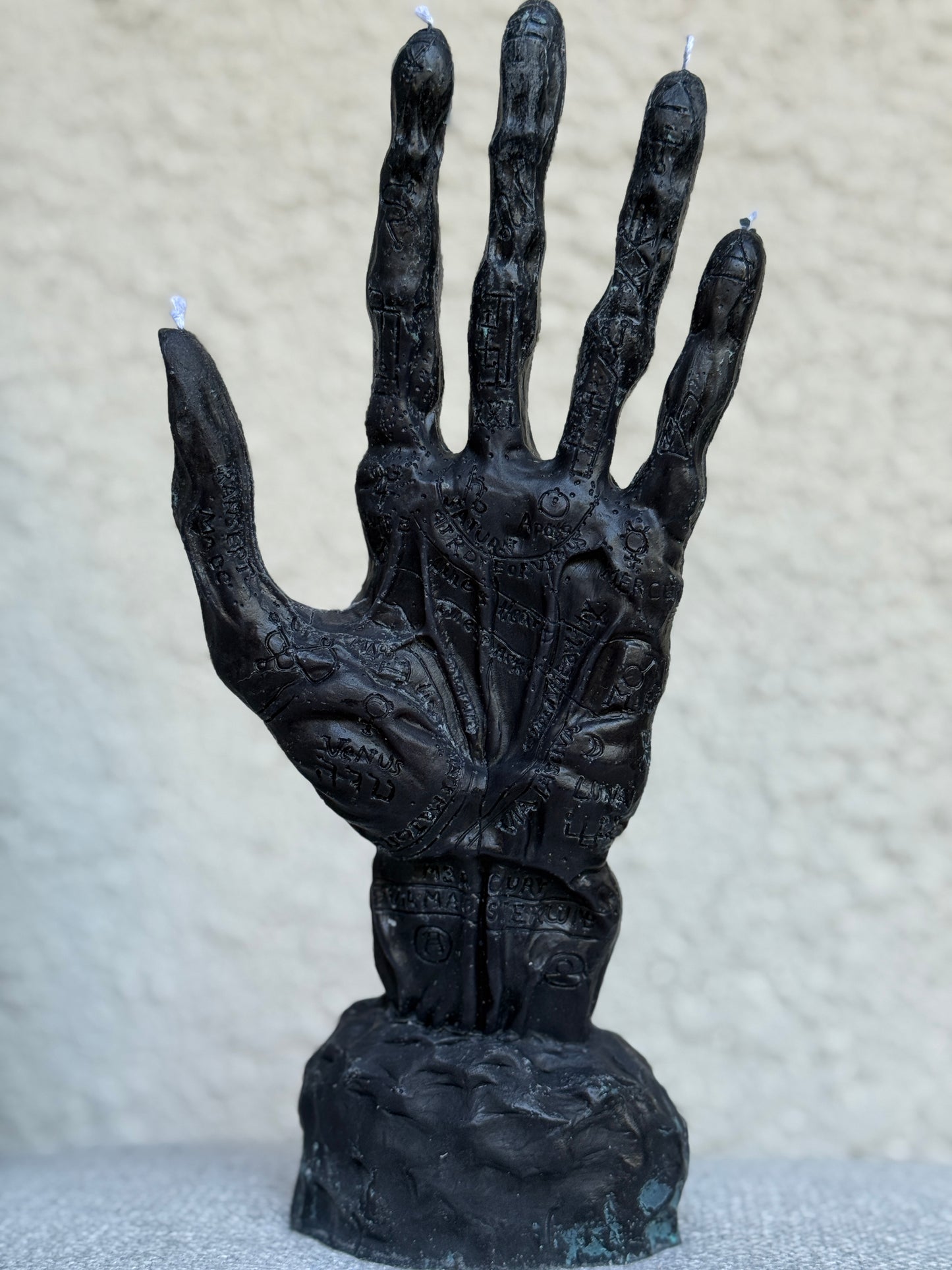 Magical Candle "Hand of Glory" Black: Removes negative energy, protection.
